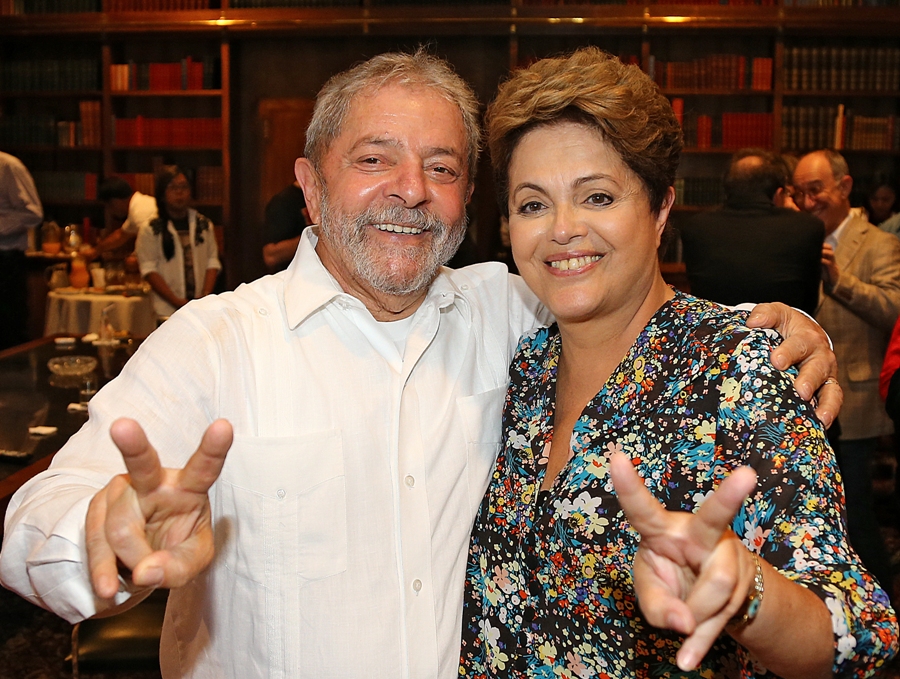 (Lula parabeniza Dilma pela vitória em novembro de 2014. Foto: Ricardo Stuckert)
